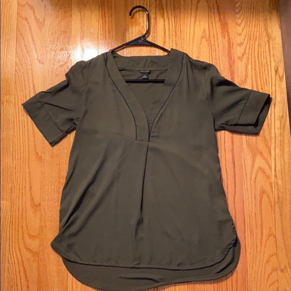 Ann Taylor XS Short Sleeve Blouse (Army Green)